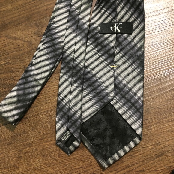 2/$10 Calvin Klein Tie Gray and Black EUC - Picture 2 of 2